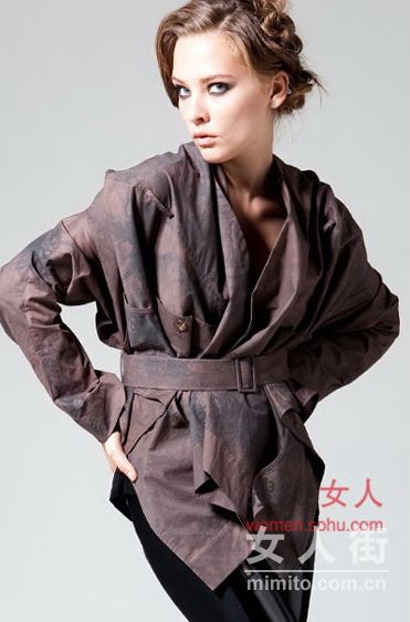 香奈儿女士 过节必备气质大衣